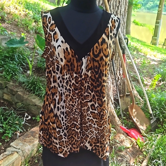 Perseption Leopard Astronomical Sleeveless Blouse - Picture 2 of 7